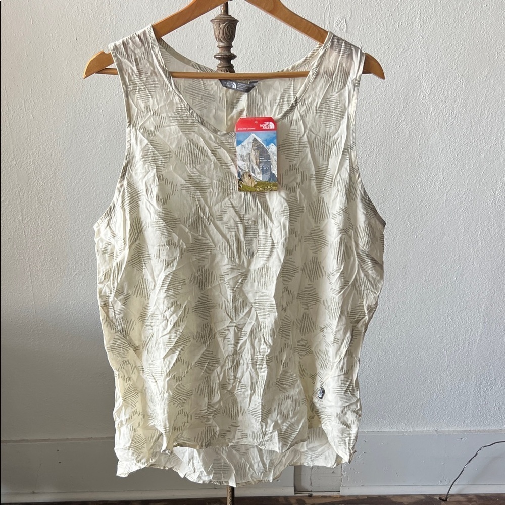 NWT The North Face Women's Sleeveless Tank Top Blouse Size XL